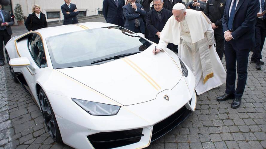 Papal Lambo fetches £630,000 at charity auction