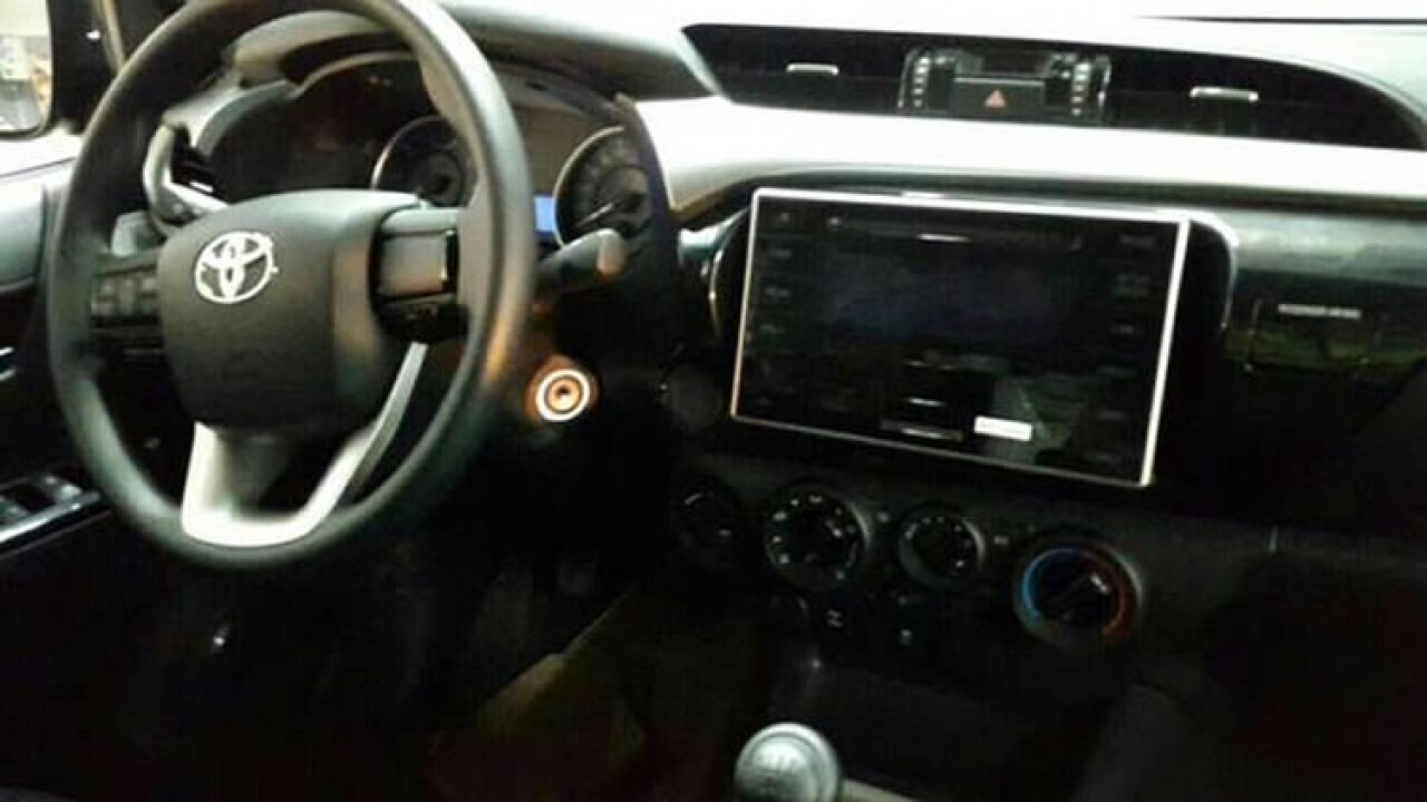 Hilux 2016: novos teasers e motores 2.4 e 2.8 diesel confirmados