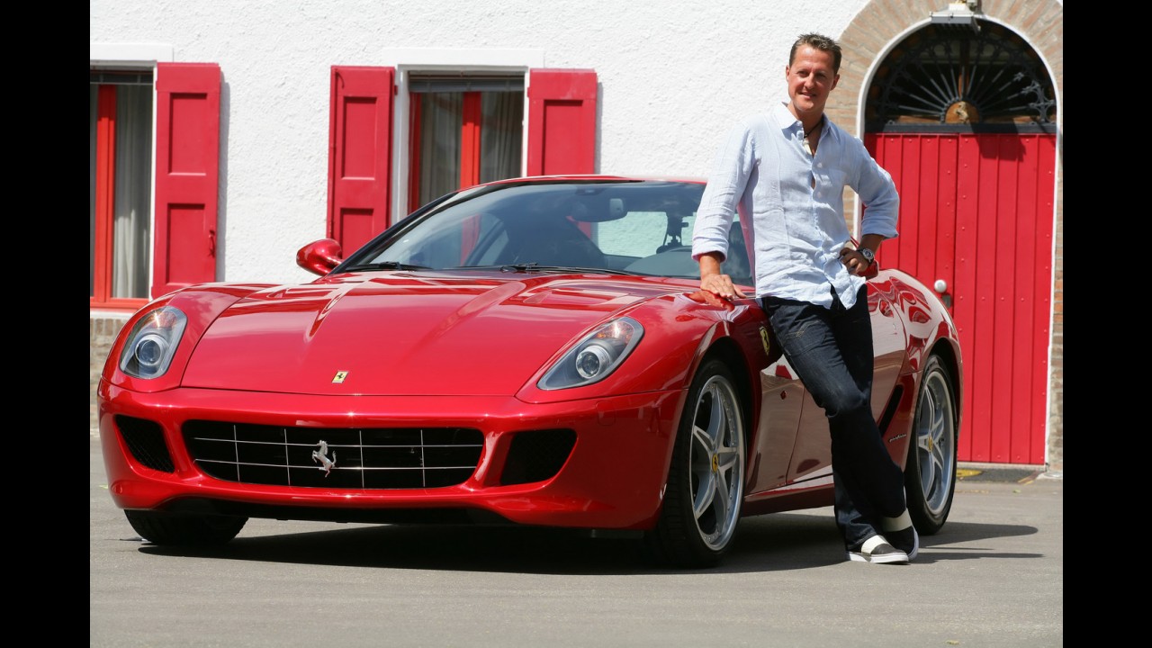 Trabalho chato: Schumacher faz test-drive da Ferrari 599 GTB HGTE em Fiorano - Veja fotos
