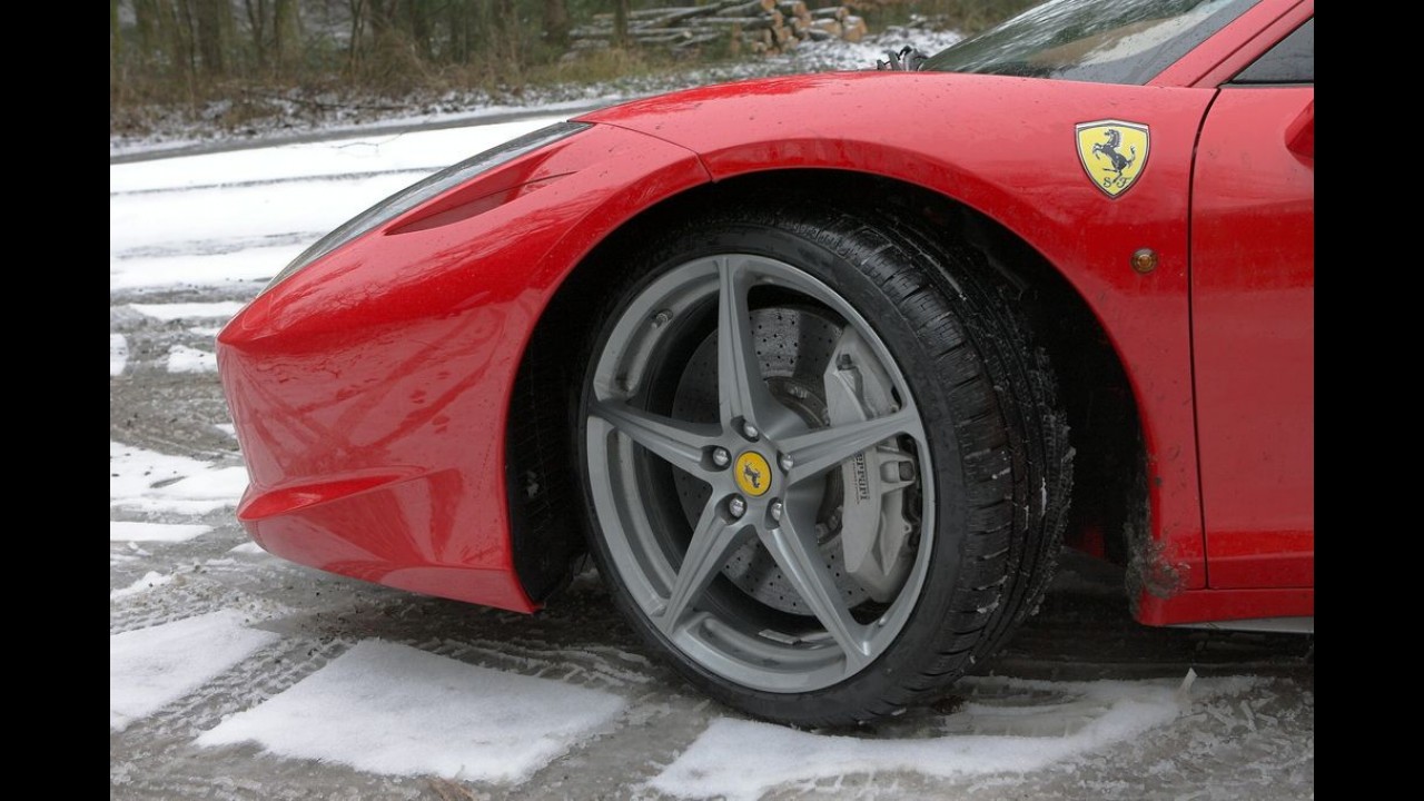 Ferrari 458 Italia: Veja fotos e vídeo do modelo rodando na Holanda