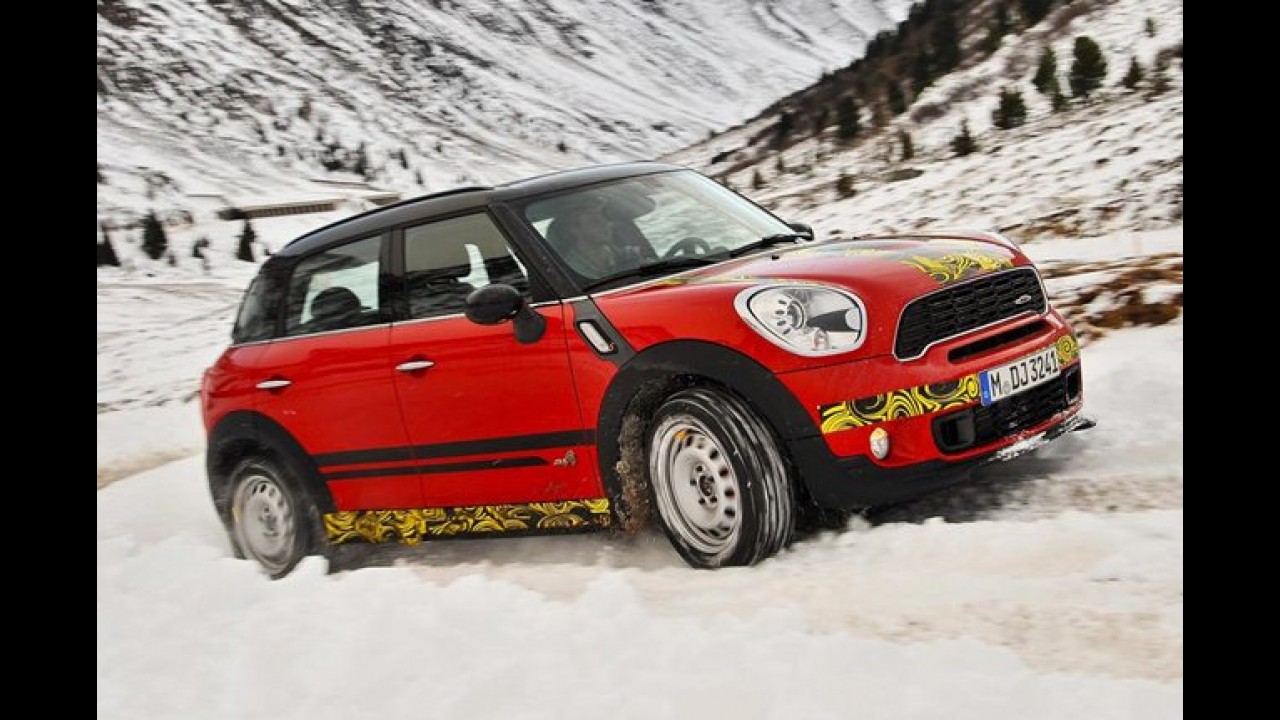 MINI Countryman JCW tem imagens divulgadas