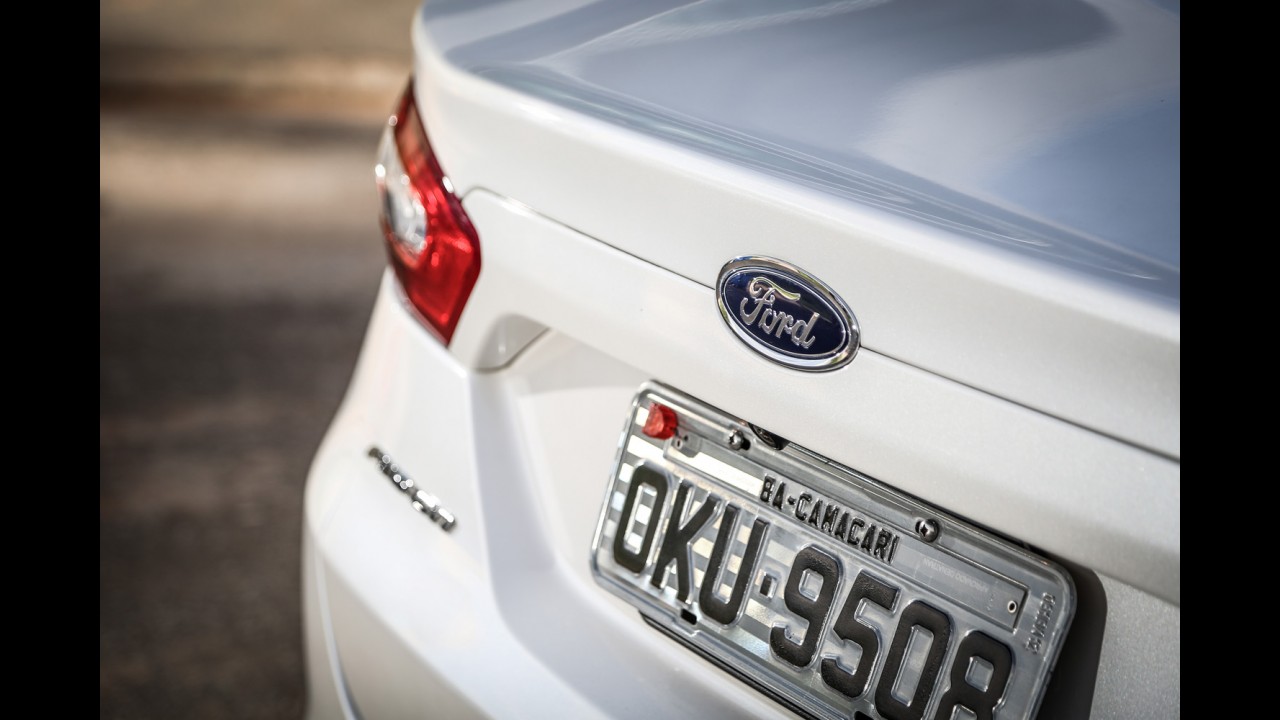 Sedãs grandes: Fusion lidera com folga, mas perde fôlego; Altima e Azera avançam