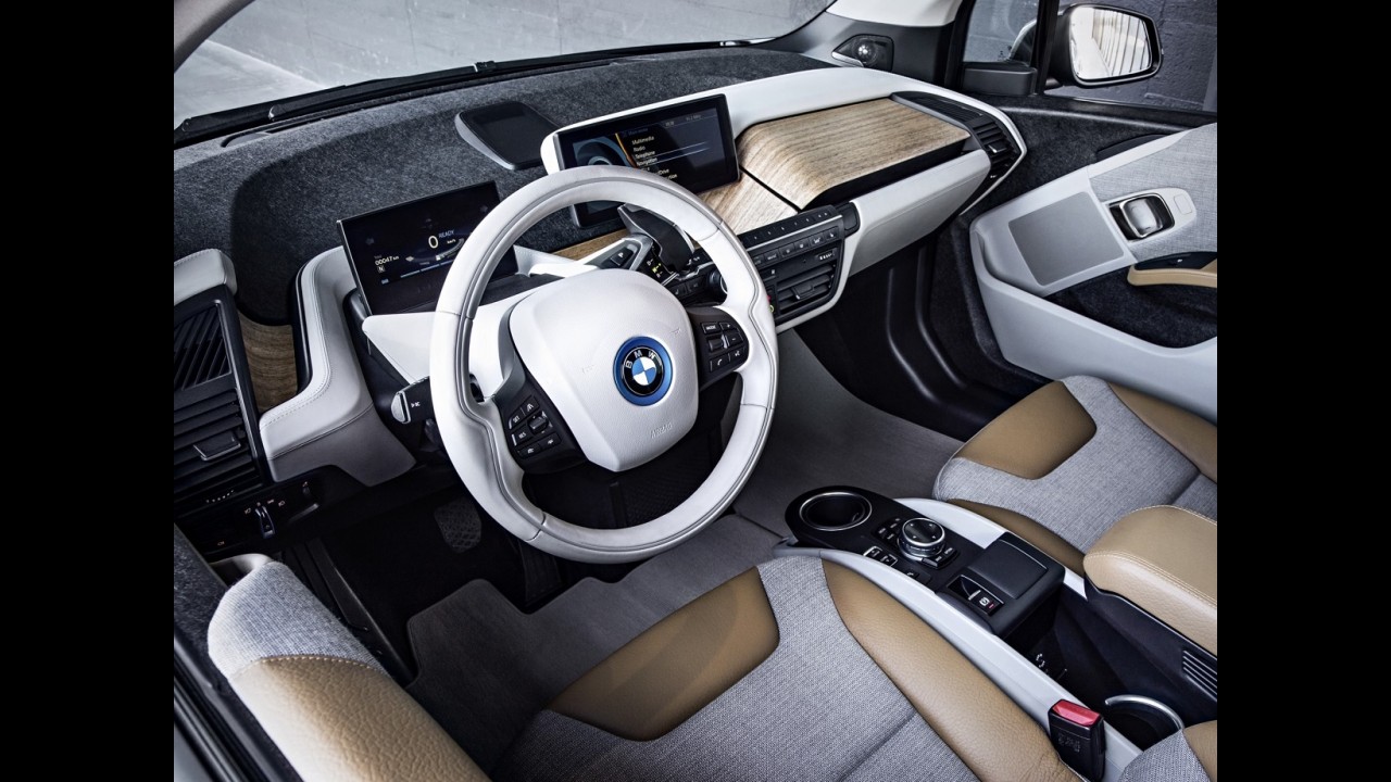 BMW i3 é produzido duas vezes mais rápido que um carro normal