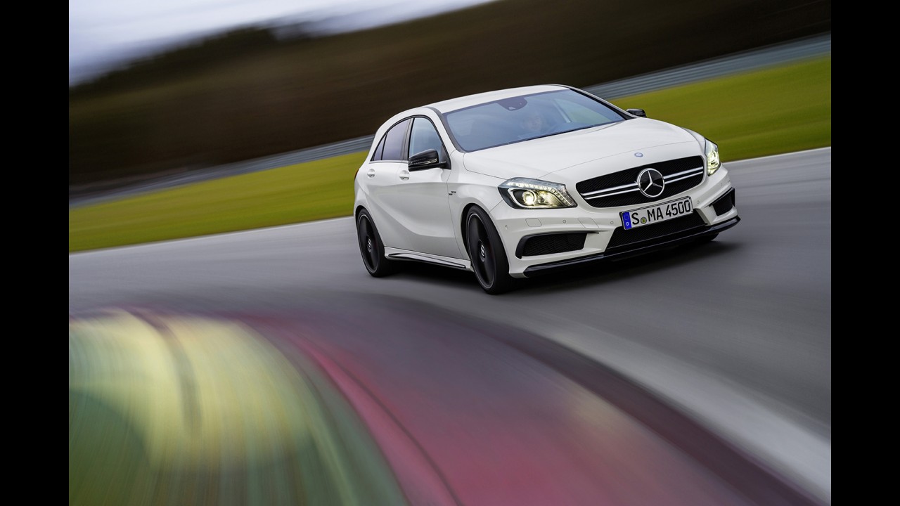 Volta rápida: A 45 AMG e CLA 45 AMG abordam desempenho de maneiras distintas