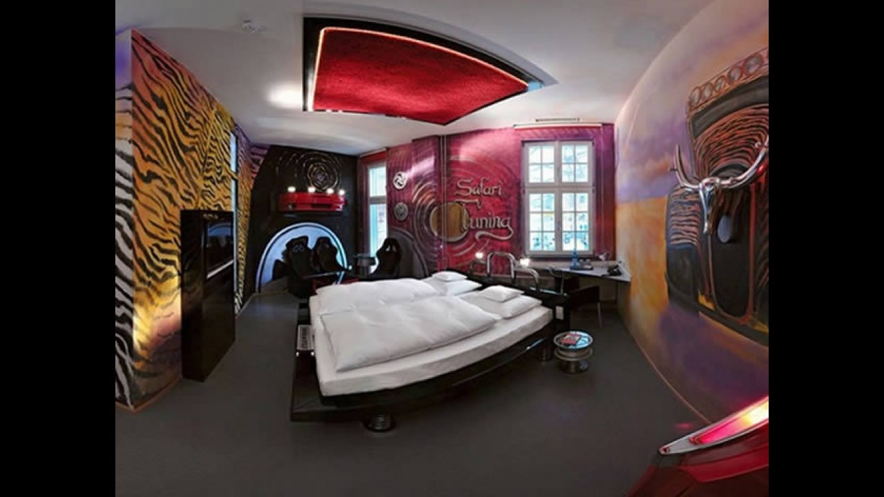 Hotel V8: para quem sonha acordado e dormindo com carros!