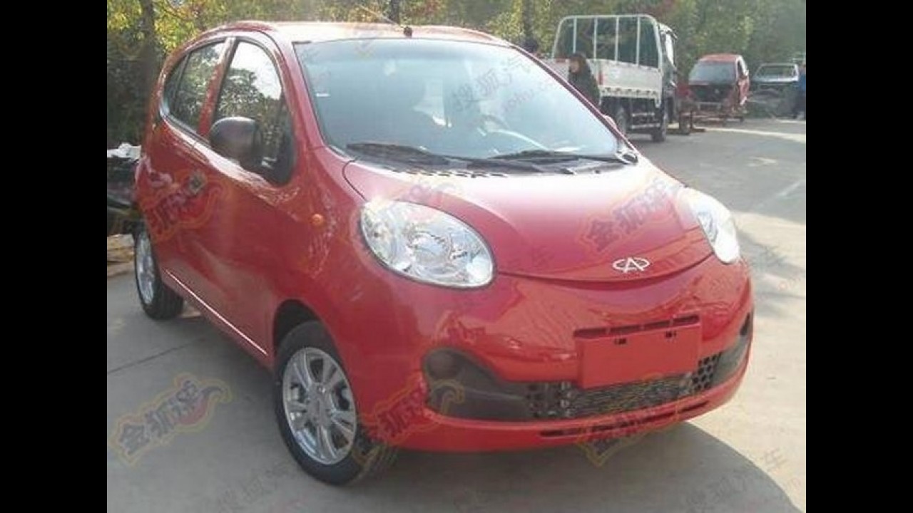 Chery QQ 2013 é flagrado sem camuflagem na China