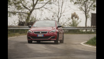 Peugeot 308 GTi, il bello delle curve