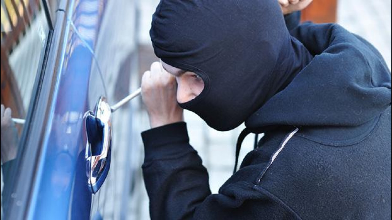 [Copertina] - Auto aziendale, occhio alle clausole sul furto