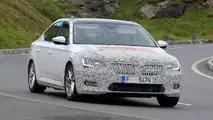 Skoda Superb facelift spy photo