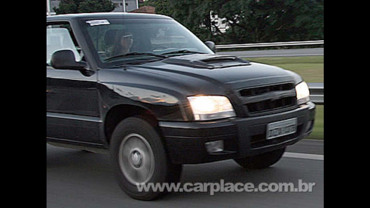 Segredo: Flagrada nova versão da Chevrolet S10 que chega este mês