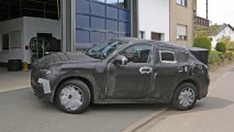 Alfa Romeo Stelvio'nun kamuflajlı hali, yükseltilmiş bir Giulia'ya benziyor