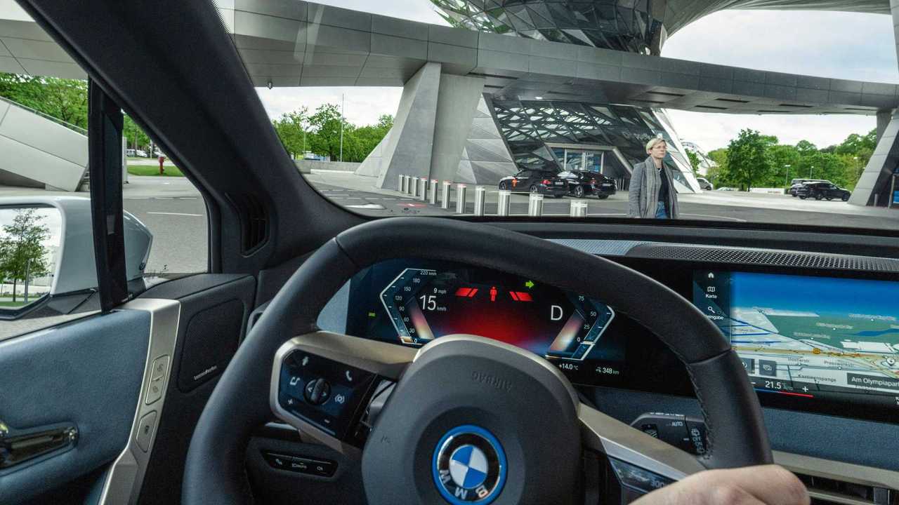 BMW iX xDrive50 (2021)