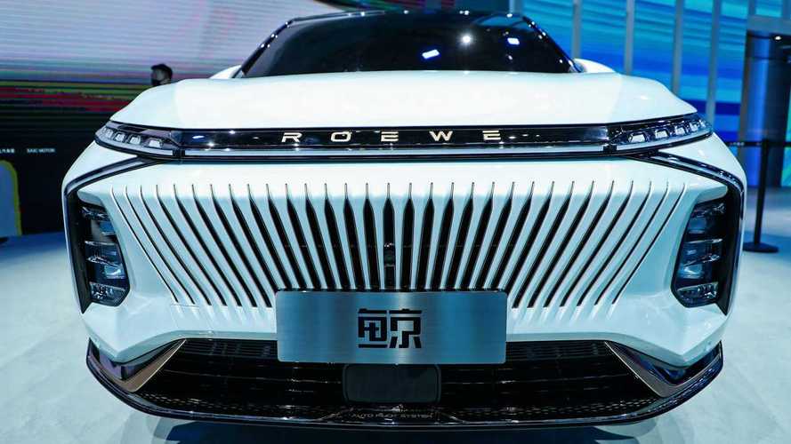 Una curiosa "auto-balena" al Salone di Shanghai