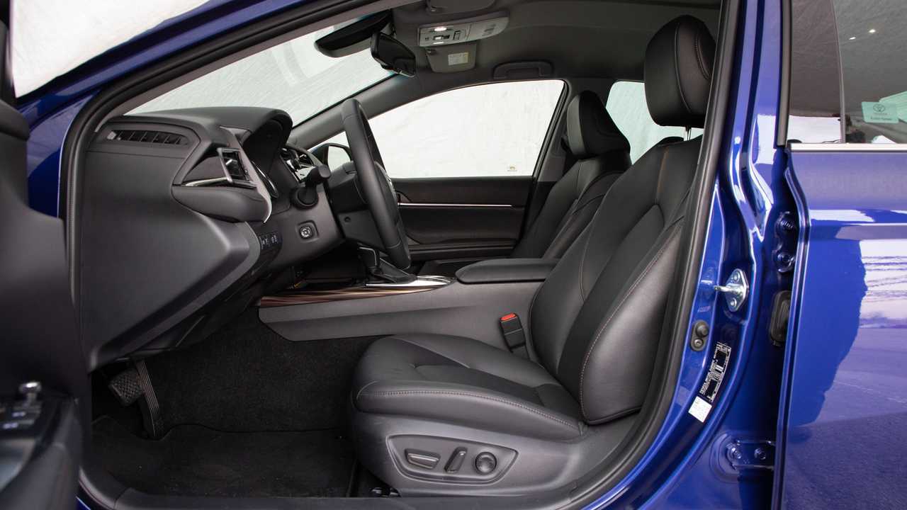 Toyota Camry Hybrid 220H, prueba