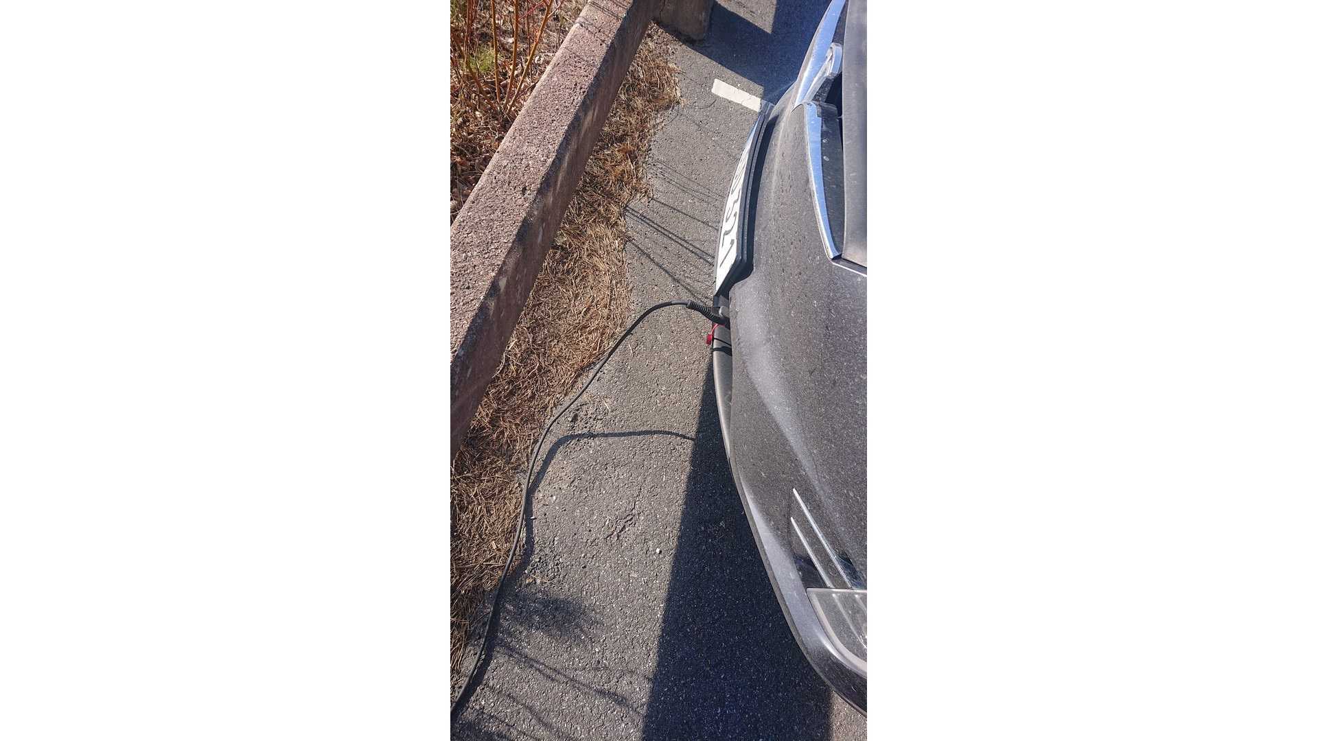 Engine Heater Helps Extend Tesla Model X Range In Sweden