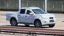 Mercedes GLT spy photo