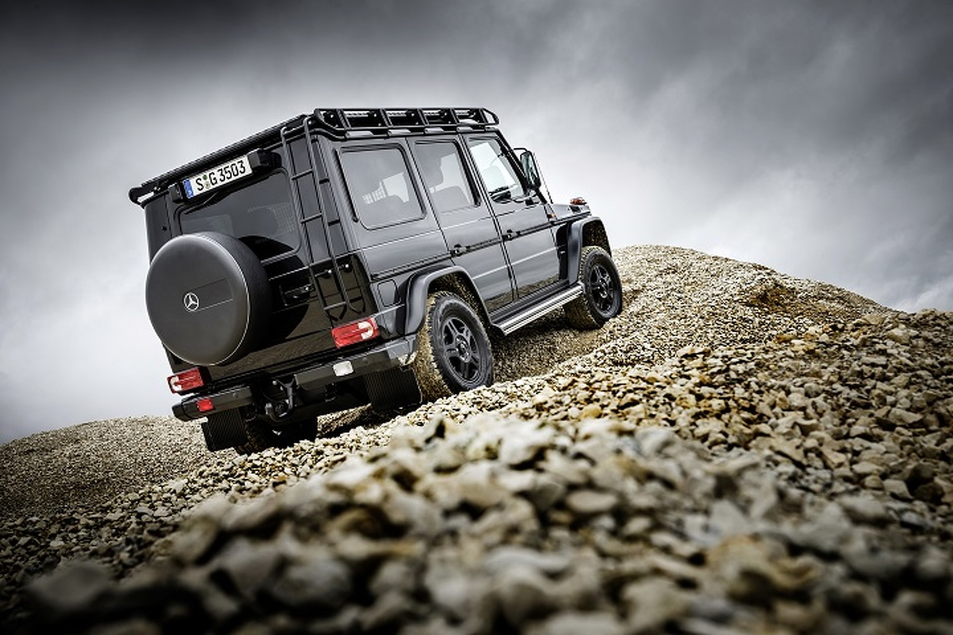 New Mercedes-Benz G350d Professional is Rough and Rugged