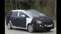 Kia Rondo als Erlkönig