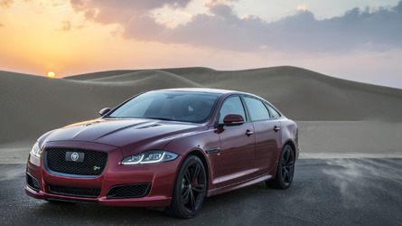 Jaguar XJR races a human jet [video]