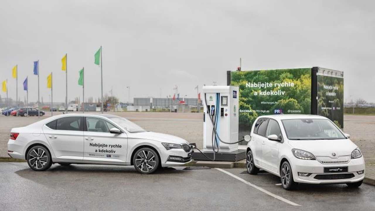 Skoda, colonnina Kinetic Power Booster