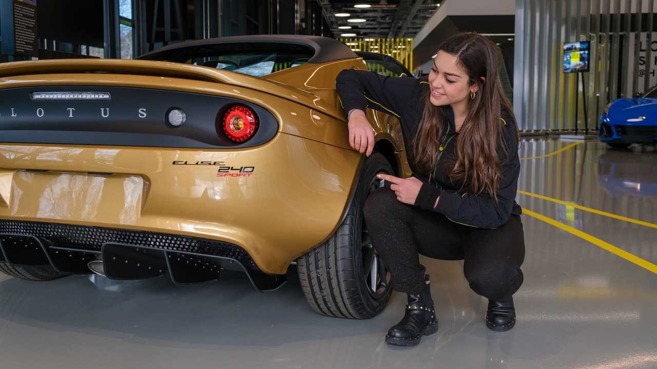 Элиза Артиоли и ее Lotus Elise Sport 240