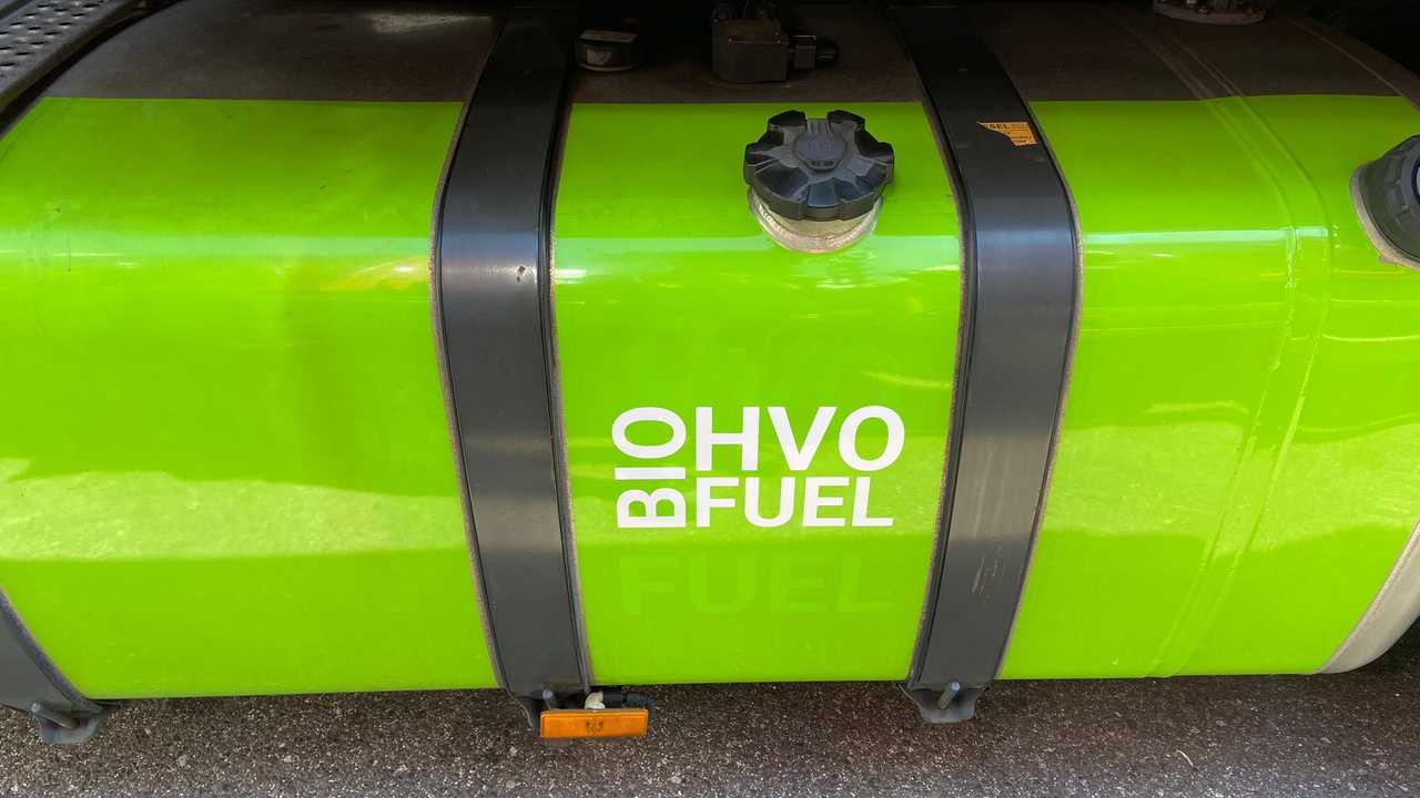 La consegna a Fercam dei primi Mercedes Actros alimentati a HVOlution