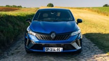 Photo - Renault Clio E-Tech Hybrid (2023), road test