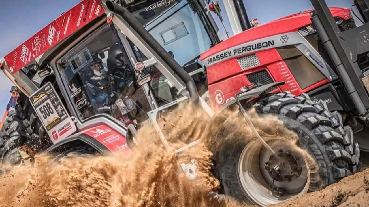 Massey Ferguson 8S conquista il deserto:
