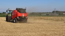 Rotopressa o pressa quadra per la paglia di orzo?