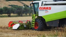 Scelta tra pneumatici VF in primo equipaggiamento o retrofit su mietitrebbia per bilanciare compattazione del suolo, costi operativi e ritorno economico