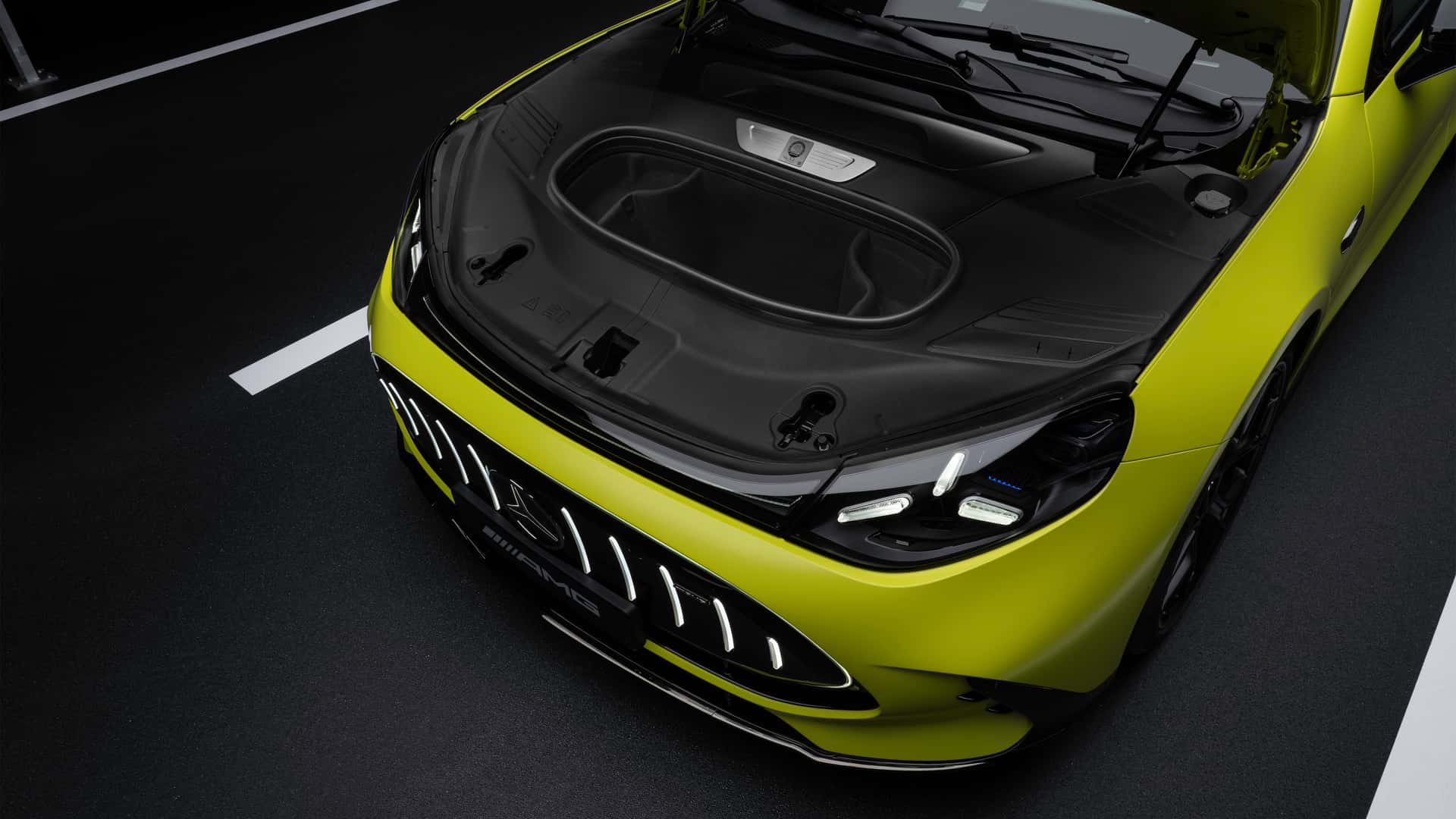 Передний багажник Mercedes-AMG GT 4-Door EV