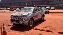 Flagra: Toyota Hilux elétrica no Brasil