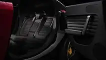 Le chicche e i segreti dentro la Ferrari Luce
