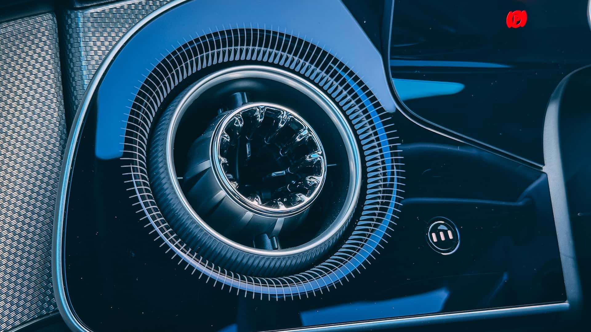 https://cdn.motor1.com/images/mgl/ojJQ3E/s1/2027-mercedes-benz-s-class-first-drive-review.jpg