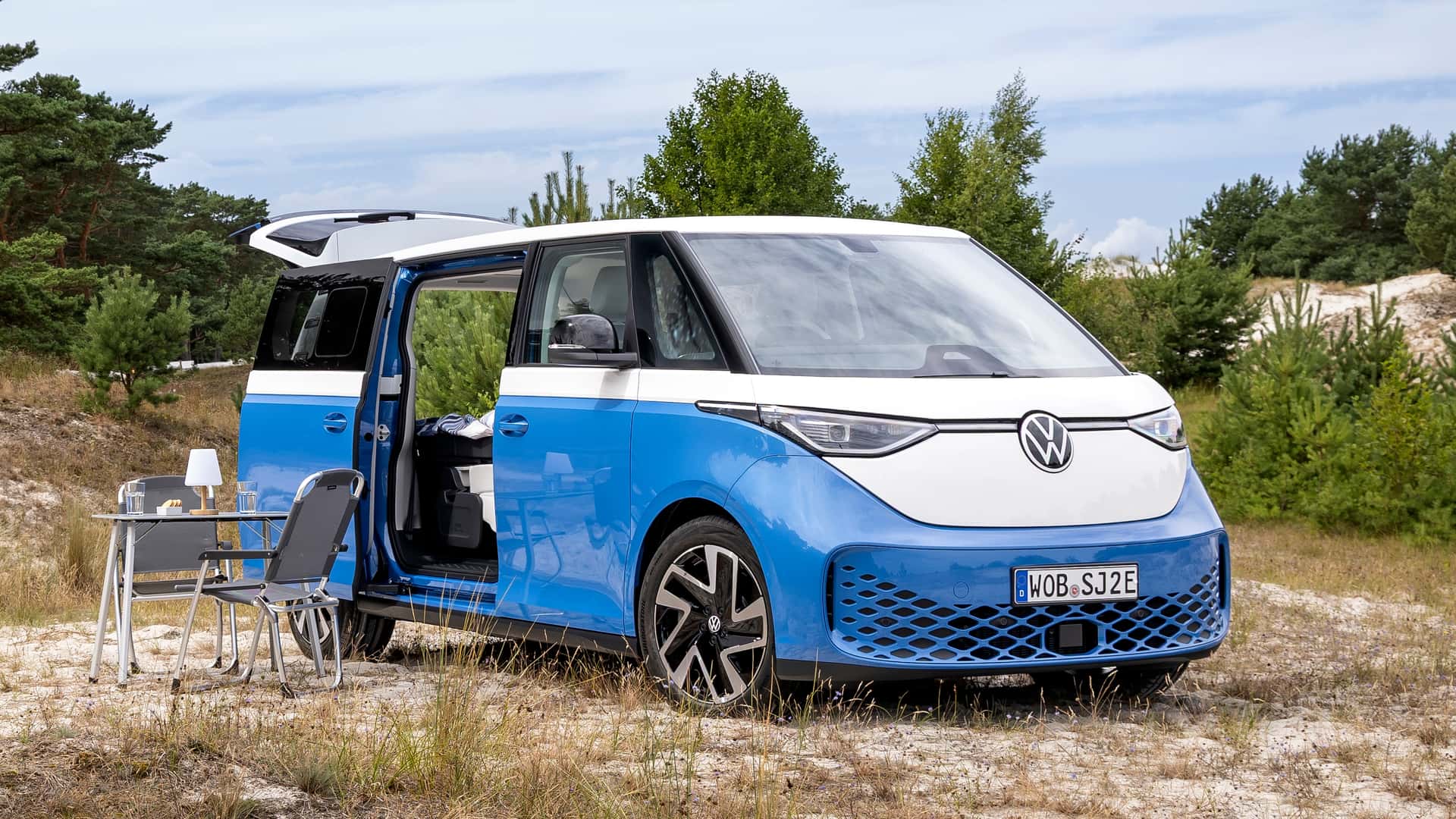 Volkswagen Transforma la ID. Buzz en una Autocaravana Eléctrica: La "California Cruise" Llega a Europa y se Prepara para EE. UU.