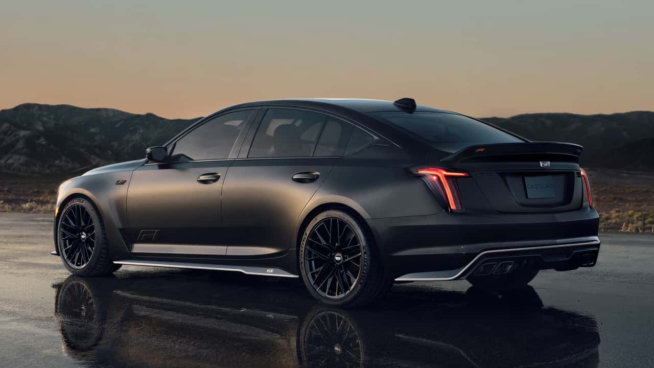 2026 سلسلة كاديلاك CT5-V بلاك وينج F1 كوليكتور