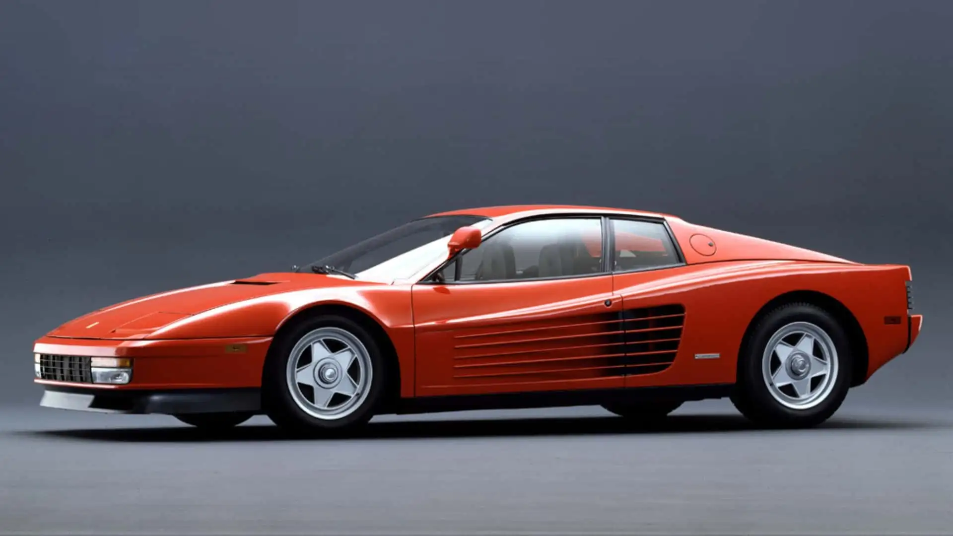https://cdn.motor1.com/images/mgl/ojJZ9q/s1/ferrari-testarossa.webp