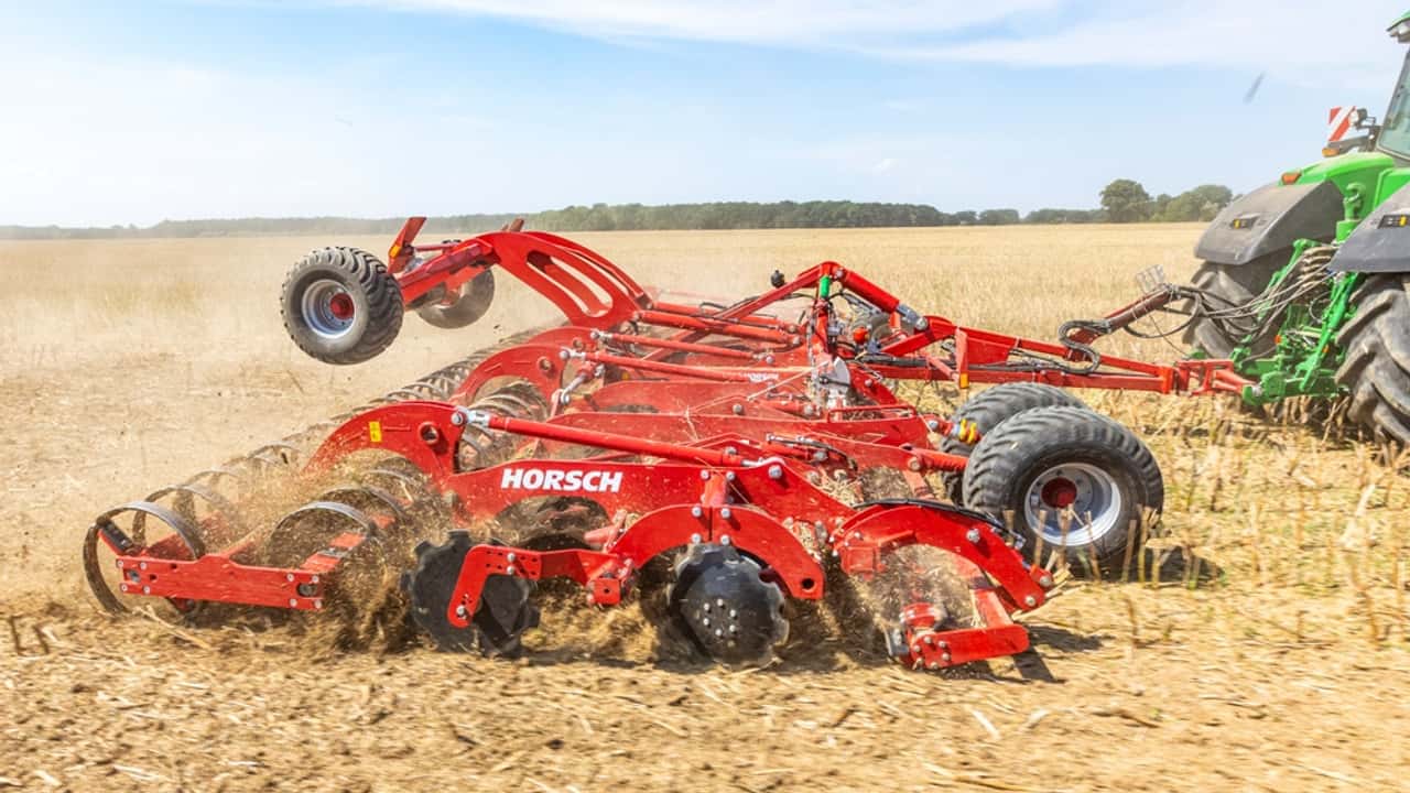 11Horsch Joker RT: due telai a doppio rullo per suoli diversi