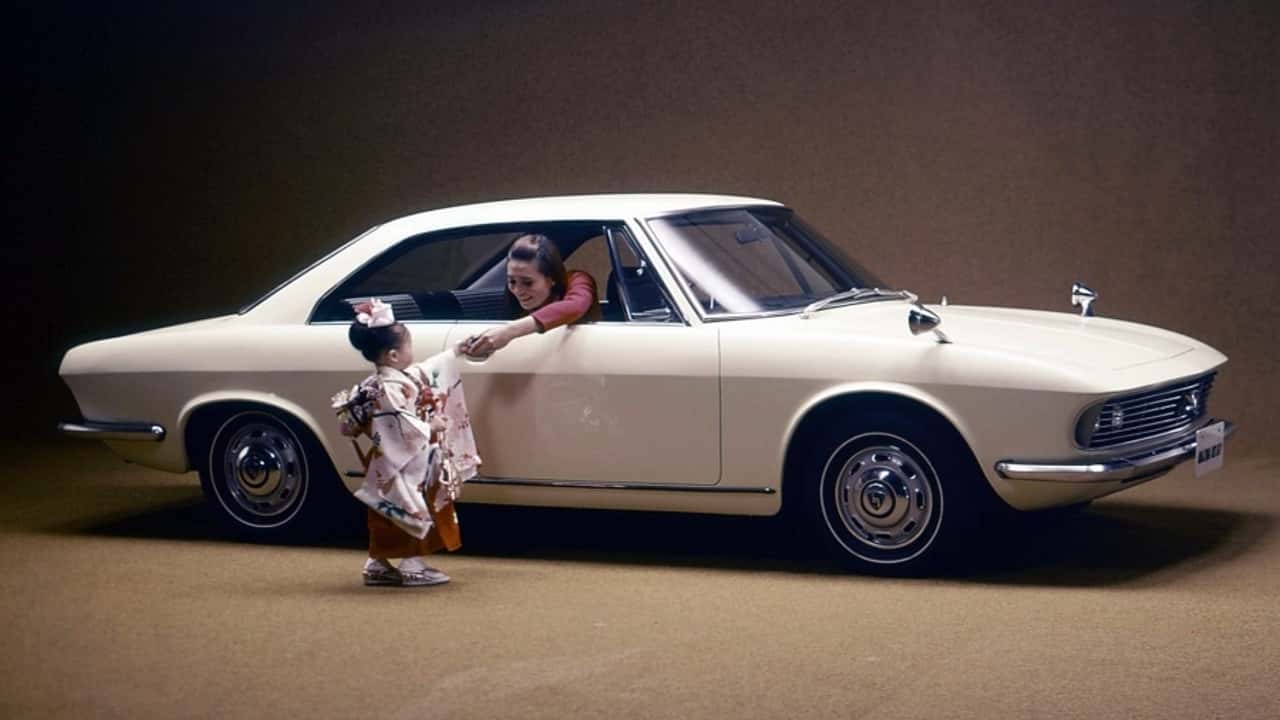 Questa è stata la prima Mazda di sempre a trazione anteriore