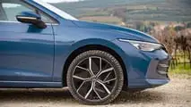 VW Golf eHybrid (2025) colocado à prova