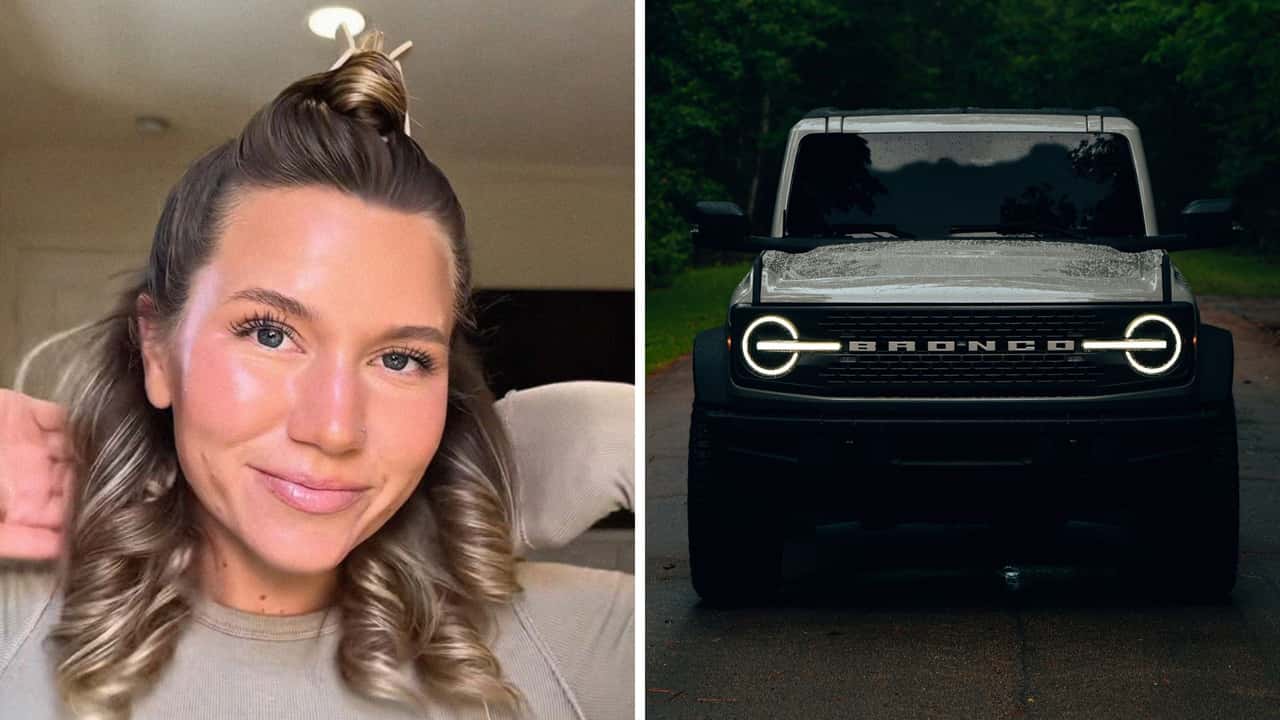 Woman Takes Roof Off Her Bronco. People Can’t Believe It Fits It In the Back