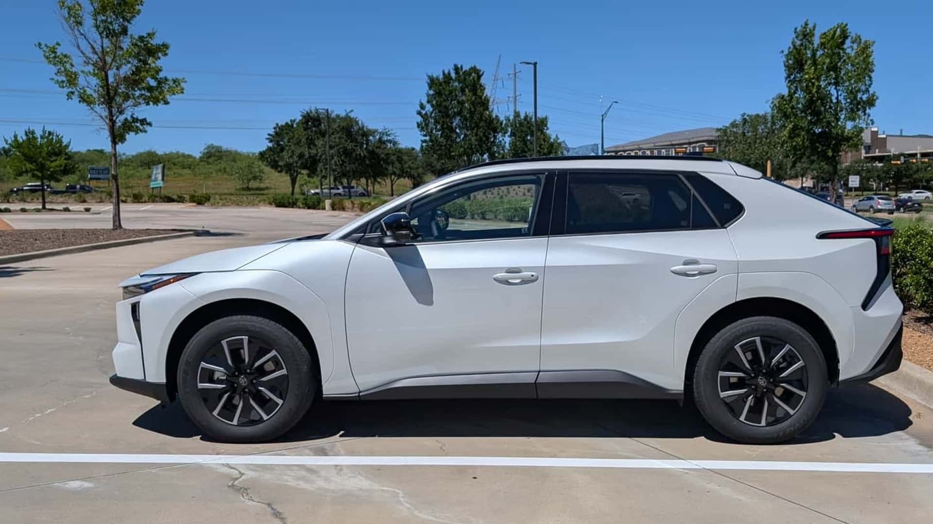 Toyota-bZ4X-2026-Im-ersten-Test-noch-Schw-chen-beim-Fahrwerk