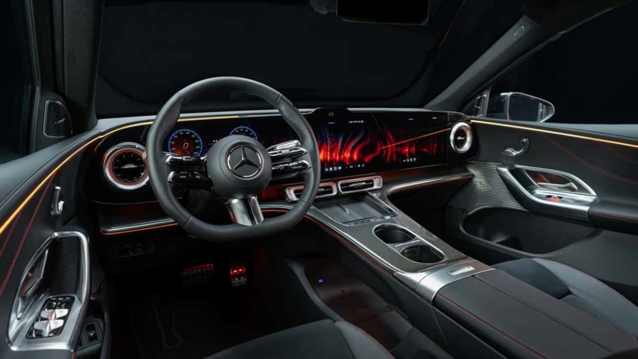Nuova Mercedes GLC, gli interni e il bagagliaio