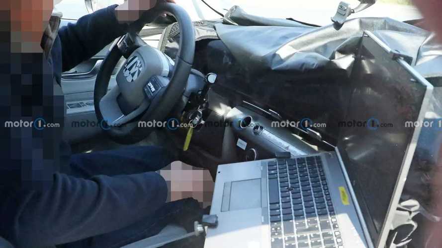 Nuova Hyundai Kona, le foto spia mostrano plancia e infotainment