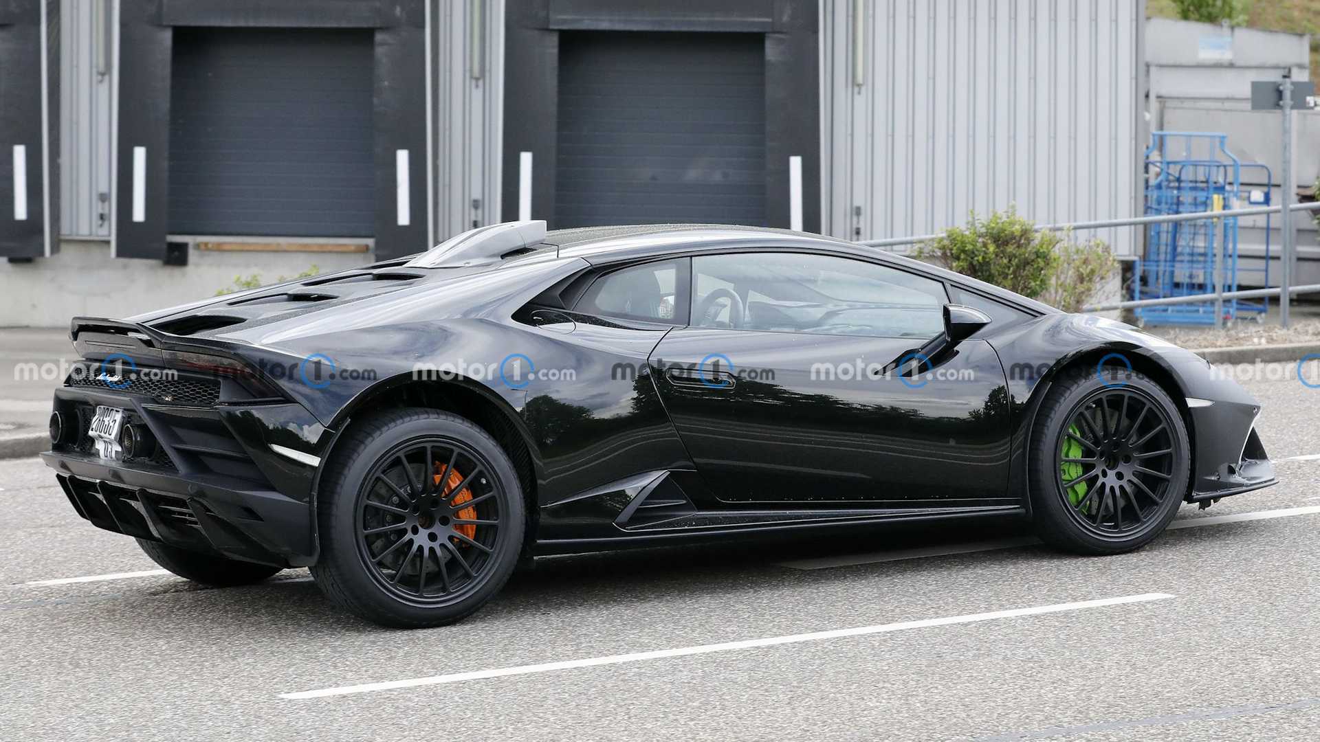 new-lamborghini-huracan-sterrato-spy-shots.jpg