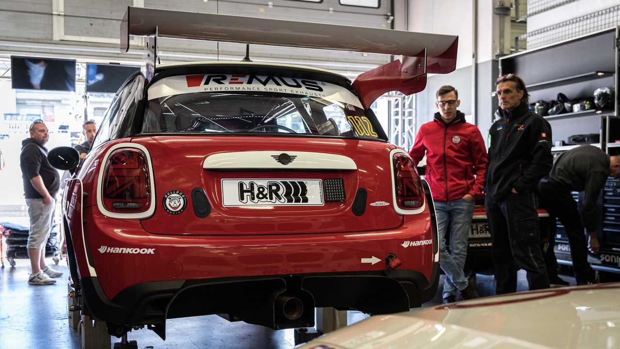 Il viaggio verso la 24 ore del Nurburgring con una MINI JCW