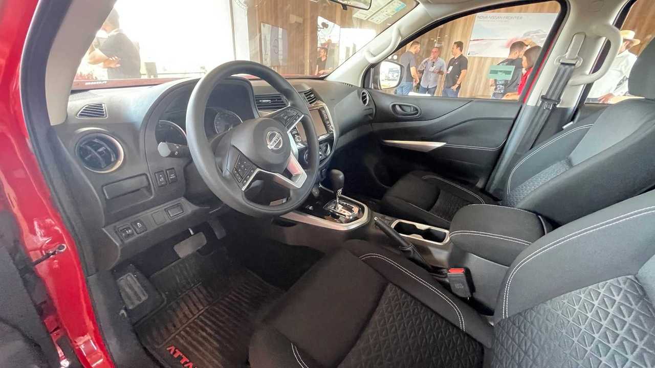 Nissan Frontier Attack 4x4 - Interior - 2023