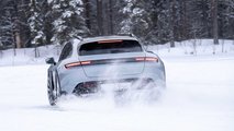 Porsche 911 y Ingemar Stenmark en la nieve