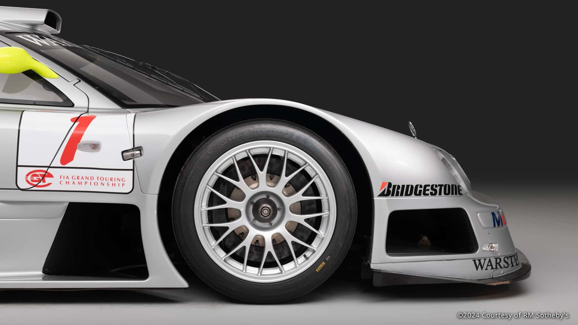 【新品】 Mercedes CLK-GTR La Mercedes CLK GTR est presque aussi cotée que la McLaren
