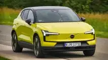 Volvo EX30 Single Extended Range Ultra (2024) in Moss Yellow im Test